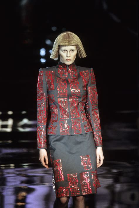 givenchy fall 1998|GIVENCHY Fall Winter 1998 1999 Paris .